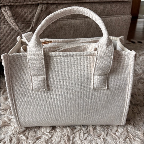 Disney Winnie the Pooh Cream White Canvas Tote Bag NWT - Picture 5 of 7